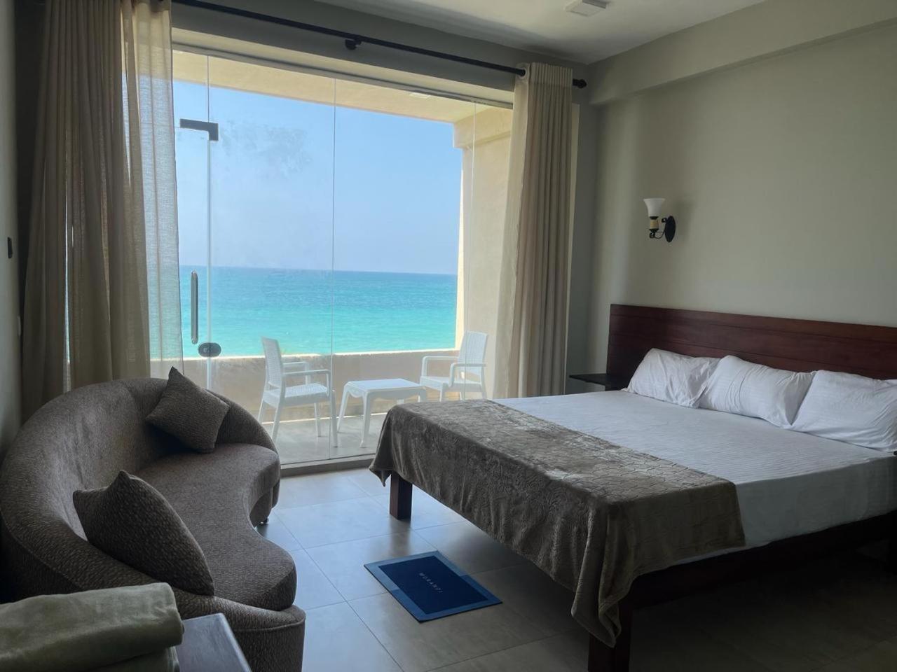 Blue Wave Beach Villa By Aaryan Group Ambalangoda  Esterno foto
