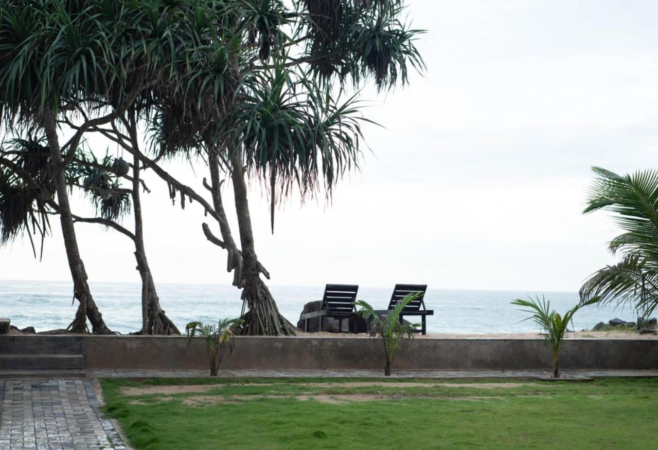 Blue Wave Beach Villa By Aaryan Group Ambalangoda  Esterno foto