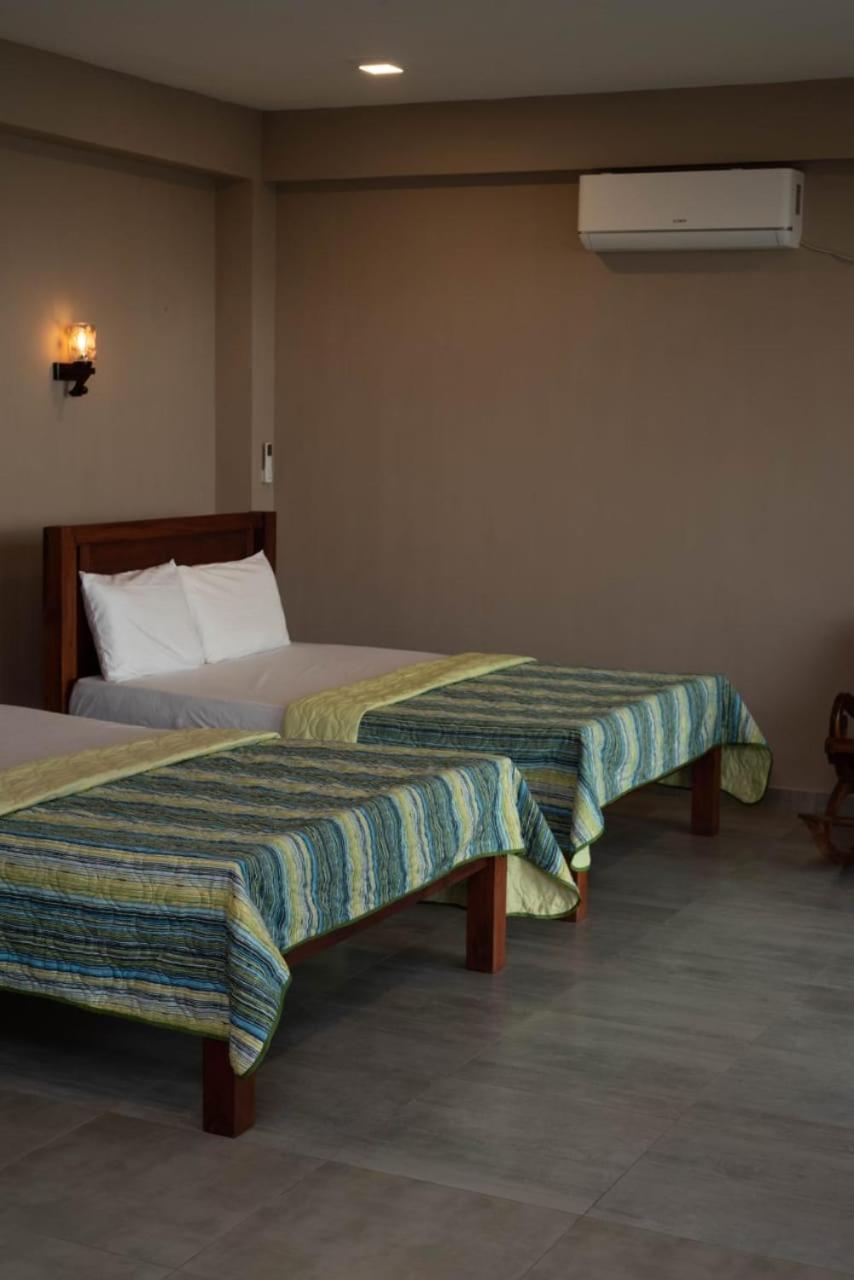 Blue Wave Beach Villa By Aaryan Group Ambalangoda  Esterno foto