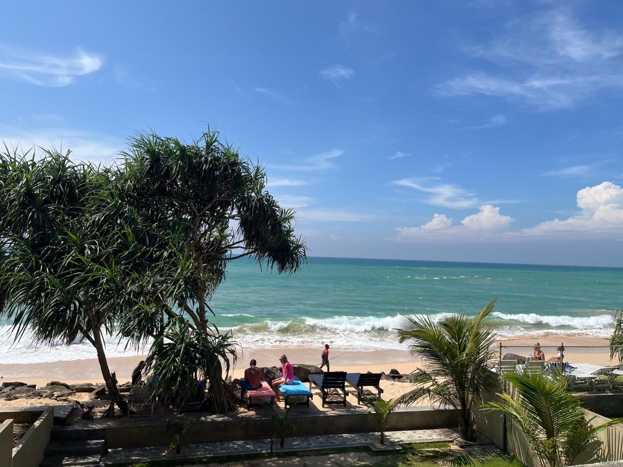 Blue Wave Beach Villa By Aaryan Group Ambalangoda  Esterno foto