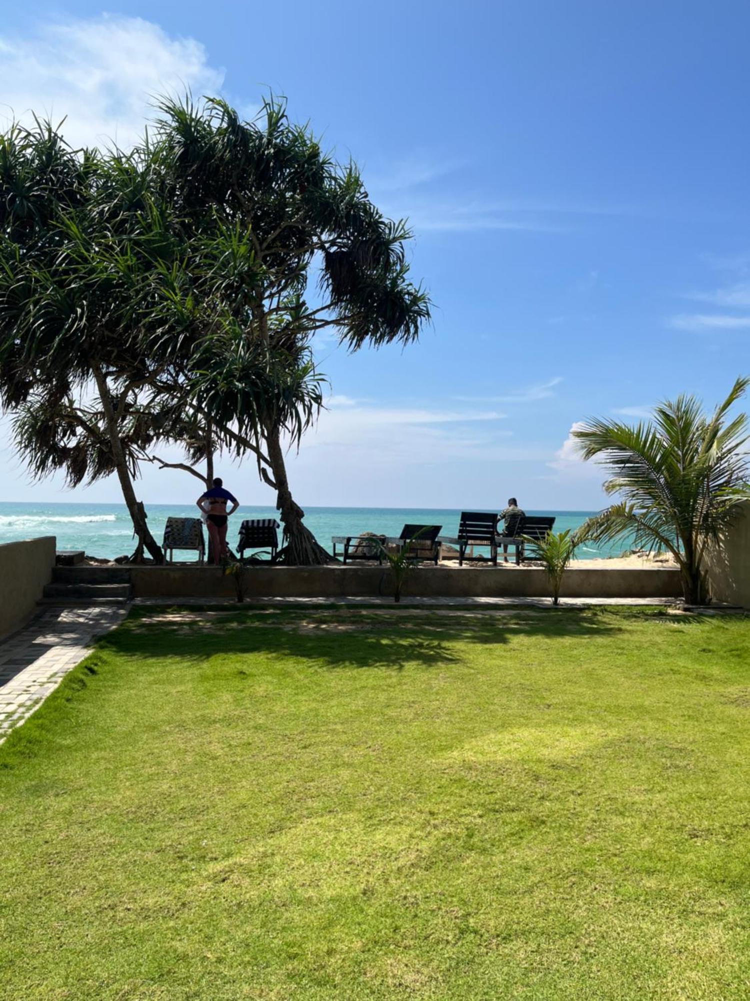Blue Wave Beach Villa By Aaryan Group Ambalangoda  Esterno foto